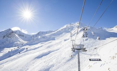 1906x960_skiing-in-grandvalira